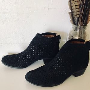 Lucky Brand Black Bergyn Bootie size 8